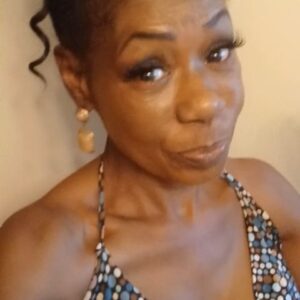 Melanie Comarcho Instagram - HAPPY SUNDAY 😊 
SHOUT OUT TO ALL MY BROWN SKINNED PPL ♥️🔥♥️ CHOCOLATE SUNDAY #followme #nofilter