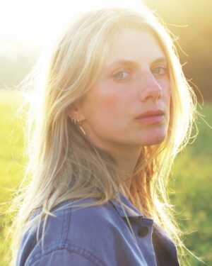 Mélanie Laurent Instagram - #TempêteLeFilm est sorti hier au cinéma ! ❤️

Un film de Christian Duguay avec Mélanie, Pio Marmaï, Kacey Mottet Klein, Carmen Kassovitz, Charlie Paulet et June Bernard.