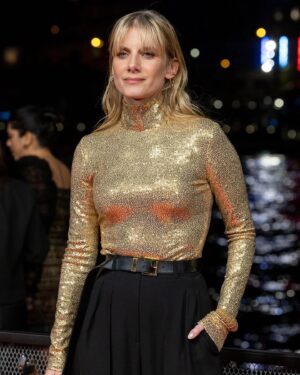 Mélanie Laurent Instagram - Mélanie attends the "Murder Mystery 2" photocall last night with @jenniferaniston @adamsandler @therealkuhoo @danyboon @mrgarelick 

Dressed by @michaelkors 
Jewelry : @cartier 
Styled by @jonathan_huguet 
Make up : @christophedanchaud_ 
Hair : @rudymarmet