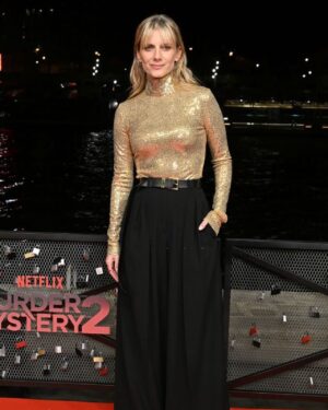 Mélanie Laurent Instagram - Mélanie attends the "Murder Mystery 2" photocall last night with @jenniferaniston @adamsandler @therealkuhoo @danyboon @mrgarelick 

Dressed by @michaelkors 
Jewelry : @cartier 
Styled by @jonathan_huguet 
Make up : @christophedanchaud_ 
Hair : @rudymarmet