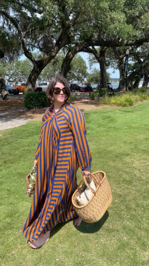 Melanie Paxson Instagram - Just a little Saturday morning message from our friend Tina and her friend Mickey Mouse... 💫

#melaniepaxson #actress #descendants #descendants2 #descendants3 #savingmrbanks #disney #disneylove #charleston #charlestonliving #chs