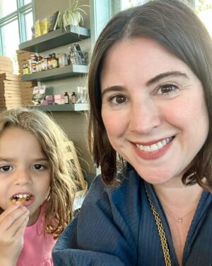 Melanie Paxson Instagram - Love spending time with my girl, these are my favorite moments💗

#melaniepaxson #actress #decendants3 #decendants1 #descendants2 #disneyactor #disney #disneylove #charleston #charlestonsc #chs #family
