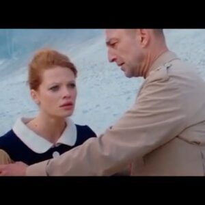 Mélanie Thierry Instagram - Un extrait du clip Le train du soir , @raphaelharoche @pommeofficial . ( j aime cette chanson à la folie ) ,  un film réalisé par @mathieucesar .