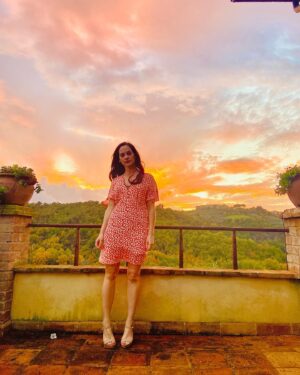 Melanie Zanetti Instagram - Sunset over Umbria. 

As the sun sets on this final chapter of Gabriel’s Redemption, I’ve been thinking about all the incredible places we were lucky enough to shoot in and the amazing humans I have met during this project. To the brilliant @toscamusk and @giulioberruti, love you both, you will always have a place in my heart. To the whole @passionflix family and to the fans of the Gabriel’s series who have been with us this whole ride, you are the most kind, encouraging and generous community, I am deeply grateful for you all. 💗