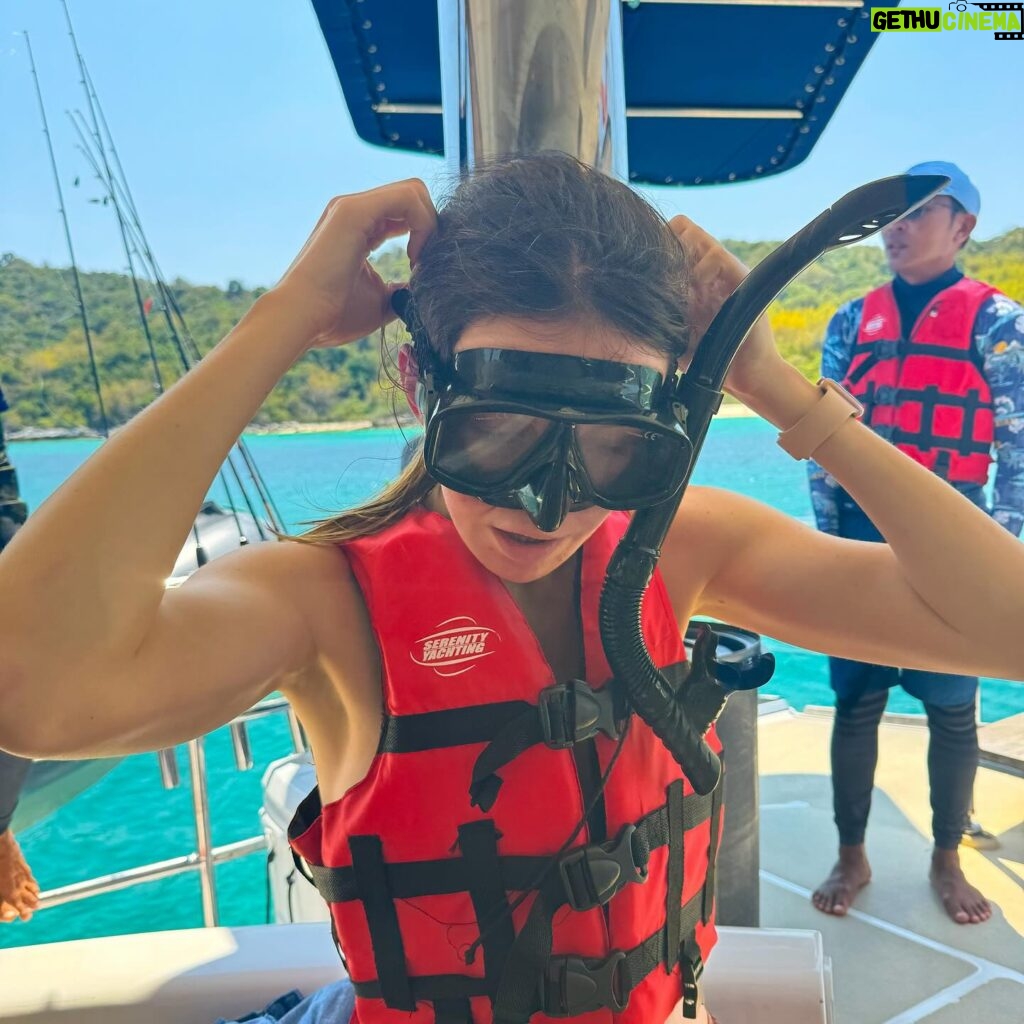 Melanie Bracewell Instagram - Yesterday I made went on a boat, made friends with a monkey and went snorkelling. Oppa gangnam style.