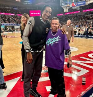 Melanie Bracewell Instagram - Just three basketball legends hanging out.