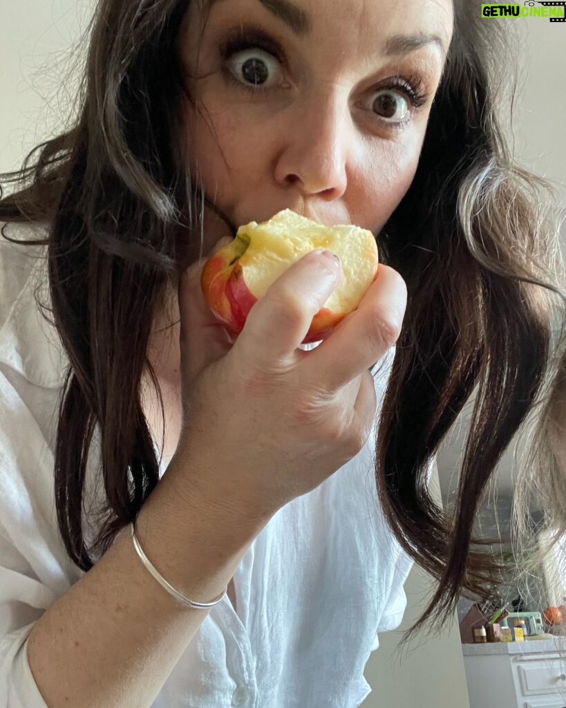 Melanie Lynskey Instagram - “I gotta take a picture of you eating this apple!!” - my 4 year old