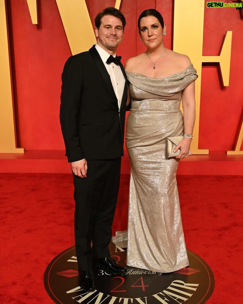 Melanie Lynskey Instagram - THANK YOU @radhikajones and @vanityfair for having us at the best party of the year. I have blisters running along the line of my toenails but it was worth it!! Thank you to my husband for being SO HANDSOME and a very fun date. Eternal thanks to the wonderful @csiriano for this stunning custom dress and to everyone who works with Christian for the time and expertise and fittings and beautiful tailoring. I’m so lucky. Impeccably styled by my dear dear friend @misha_rudolph_stylist wearing gorgeous @martinkatzjewels - my gosh they were stunning. Thank you Martin and @periellenb we love you so! @tylerellisofficial had the most perfect bag. Thank you @aimeecarpenter17 Thank you to my beloved @stephensollitto, the funniest and kindest man alive, for this beautiful makeup. Thank you to the talented and lovely @tedgibson for this perfect hair. You are an angel Ted and such a gentle and loving person. Thank you @nailsbyshige for saving my raggedy hands and doing my favourite tiny hearts and for bringing your sparkly sweet energy to my house. Thank you sweet @sophie.a.miller for a long long long day babysitting!! 💖 And thank you @VanityFair and @gettyentertainment for these red carpet pictures. #VFOscars #VanityFairOscarParty