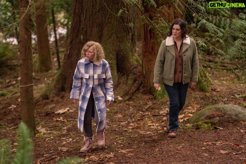 Melanie Lynskey Instagram - My thanks to Bruce (played by Lucille) and @simonekessell for holding space for me and being wonderful scene partners during a very emotional scene. It was also fun to get to walk through the woods with Bruce and @riccigrams. I love a Misty/Shauna moment! This episode was written by @richmonahan and @lizphang and directed by Anya Adams. I really love this one. 💖 @yellowjackets