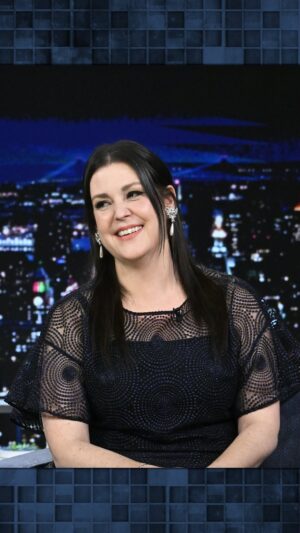 Melanie Lynskey Instagram - @msmelanielynskey shares @drewbarrymore’s genuine reaction to her thoughtful gift when they worked on “Ever After” together in 1998. #FallonTonight
