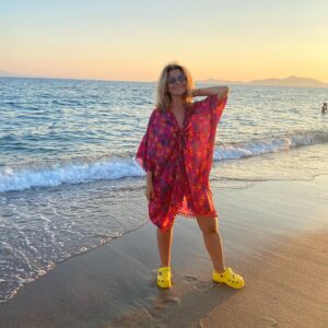 Melek Şahin Instagram - Merkür retroda bitti.. bayram yapalım🤩
Geçen seneki retro bitimi fotosu, dün gece  geldim memlekete bugün kutlayacağım 🥳