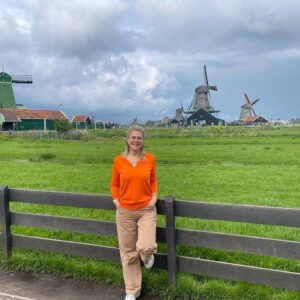 Melek Şahin Instagram - #hollanda 💛🌻🌈✨
#nederland🇳🇱
@hulyadayan33 🧡