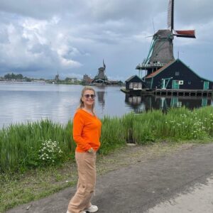 Melek Şahin Instagram - #hollanda 💛🌻🌈✨
#nederland🇳🇱
@hulyadayan33 🧡