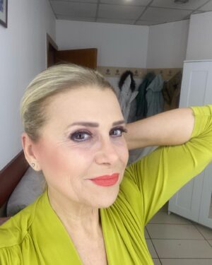 Melek Şahin Instagram - Aware 🙃