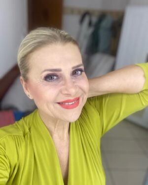 Melek Şahin Instagram - Aware 🙃