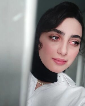 Melika Shaban Instagram - پس از عمل لازک چشمم 🤍😊