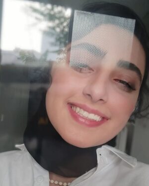Melika Shaban Instagram - پس از عمل لازک چشمم 🤍😊