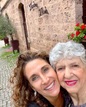 Melina Kanakaredes Instagram - Celebrated my beautiful mom with a mother daughter trip to her hometown, Naousa Greece-I was inspired by her “blue zone”childhood friends, met the next generation of the Temo family, hugged my cousins and had a blessed opportunity to spend time with my beautiful Thea Dina - days before she went with the angels🙏🏻♥️ Feeling SO #blessed