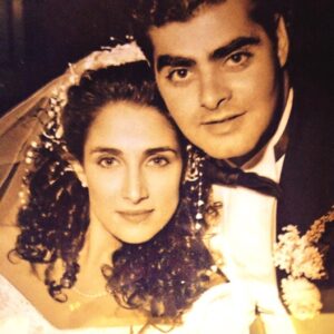 Melina Kanakaredes Instagram - It’s been a “couple”of AMAZING years with my favorite Greek boy!! Happy Anniversary Αγάπη μου Παντελή!! I love you with all my heart!♥️ @karinaeleni thanks for the soundtrack 💋🥰