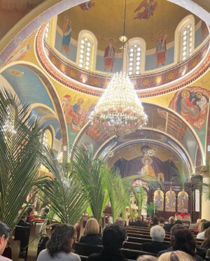 Melina Kanakaredes Instagram - Happy Palm Sunday for my Greek Orthodox friends and Happy and Blessed Easter for those who celebrate today! Καλή ανάσταση!!✝️🌸🌷🌻🌼💐