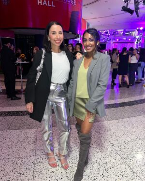 Melinda Shankar Instagram - Been a #wift for many years.. and have gone through many phases of fashion in between 🤣. Swipe to see a #tb from the same event 11 years ago😅. Jersey shore was IN back then, okay?!? Forever rocking blazers though. 🤙🏽