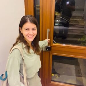 Melis Sevinç Instagram - Shrek gecesi mi varmıış, koşalım gidelim dört nala hey gidelim koşalım dört nala heyy 😍😍😍