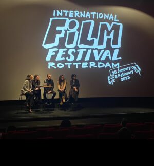 Melis Sevinç Instagram - İstanbul Film Festivalindeyiz :)) 
Haberin şerefine tb diyorumm 
#iffr @iffr @sankiherseybirazfelaket