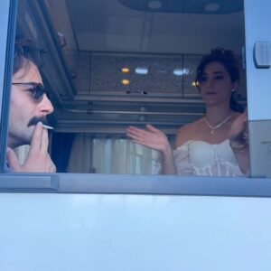Melisa Berberoğlu Instagram - Bazı kamera arkası anlarımız! @uckizkardestvdizisi 🍭🍭🍭