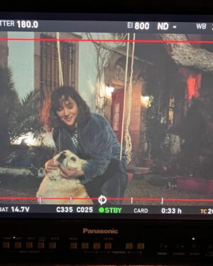Melisa Berberoğlu Instagram - Bazı kamera arkası anlarımız! @uckizkardestvdizisi 🍭🍭🍭