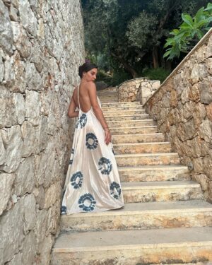 Melisa Berberoğlu Instagram - Yaza doğru… @hotelvillamahal 💙