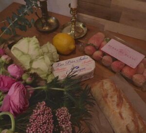 Melise Instagram - pretty haul 🎀
.
.
.
#ａｅｓｔｈｅｔｉｃ #groceryhaul #baguettesandbutter #berrydeblanc