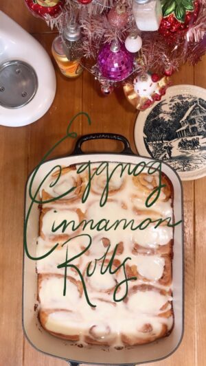 Melise Instagram - Say “eggnog” again 
.
.
#cinnamonrolls #eggnog #recipe #meliseenplace