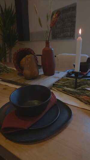 Melise Instagram - tablescape details 🌿
.
.
#tablescape #tabledecor #setthetable #holidayvibes #hosting #haandmade