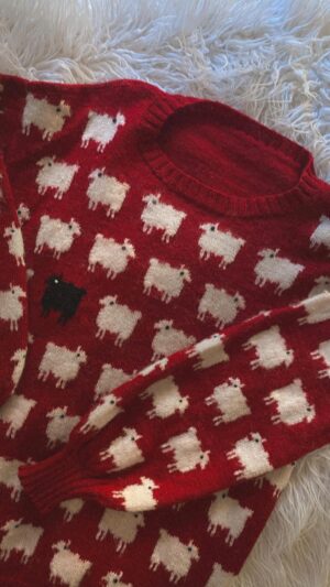 Melise Instagram - in honor of halloweekend i had to share one of my favorite thrift finds 🐑
.
.
#thrifted #thriftedfashion #blacksheep #princessdiana #sweaterweather
