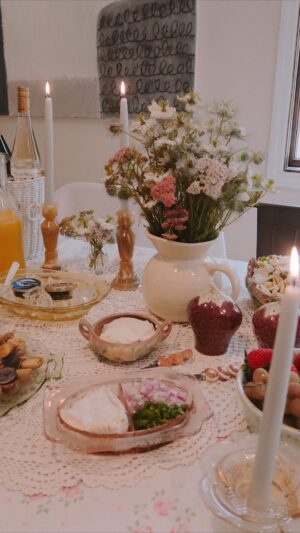 Melise Instagram - The most perfect caviar brunch 🐟🥐💐🥂🍓
.
#brunch #caviar #mimosas #feminineenergy
