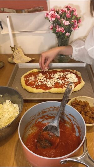 Melise Instagram - pizza   mustard? an unlikely friendship 🫂
.
.
#pizzalover #pizzatime #vintagerecipes #cookwithme #meliseenplace
