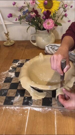 Melise Instagram - 7Up Strawberry Pie featuring a pie crust curse 😖
.
check out my TikTok to watch the rest of the recipe box series! 💌🗃
.
#meliseenplace #recipebox #vintagerecipes #pie