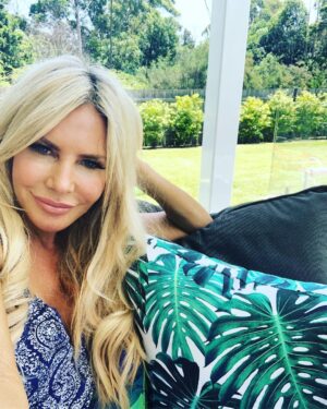 Melissa Tkautz Instagram - Embracing 2019 ... what did your Wednesday look like? Mine included lounging around on @sunburst_outdoor_living 🥰🍹
Are you back at work already?
HAPPY NEW YEAR FOLKS 🌞 #ad #sponsored