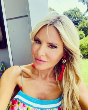 Melissa Tkautz Instagram - Currently taking a break from dinner party prep and need a distraction! 
How is your Saturday going? What’s plans for the rest of the weekend?? 
👇👇👇😘