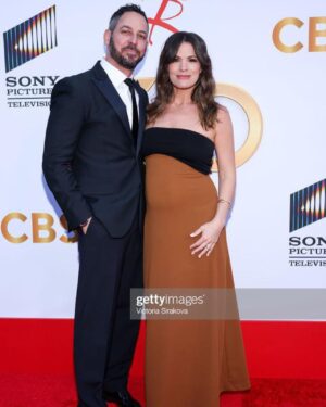 Melissa Claire Egan Instagram - Happy 50th Anniversary to The Young & the Restless! 
It is truly a gift to be on such a legendary show with these incredible people, celebrating this huge milestone. It’s not lost on me how lucky I am that I love going to work every day. The past 11 years have been a dream, looking forward to the next 50 @youngandrestlesscbs!