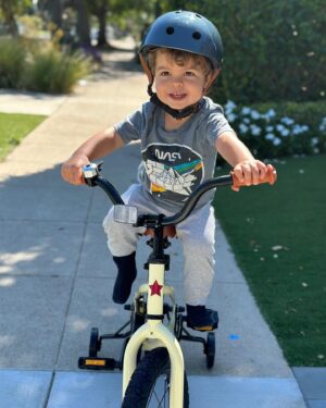 Melissa Claire Egan Instagram - My Caden boy is 2!!🎈 We love you so much sweet boy! You are so much fun and bring us such joy. I love your personality and sense of humor. You still hate haircuts but love the guitar. And are obsessed with the vacuum. And can’t read this post, but it’s fun to share anyway!❤️❤️❤️