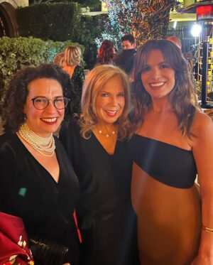 Melissa Claire Egan Instagram - Happy 50th Anniversary to The Young & the Restless! 
It is truly a gift to be on such a legendary show with these incredible people, celebrating this huge milestone. It’s not lost on me how lucky I am that I love going to work every day. The past 11 years have been a dream, looking forward to the next 50 @youngandrestlesscbs!