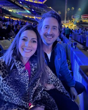 Melissa Claire Egan Instagram - What a legend! So much fun seeing @eltonjohn at Dodger Stadium, on his Farewell Yellow Brick Road final tour. He sounds incredible! At 75 years old. Although he didn’t sing it last night, “The One” was our wedding song🥰 We ❤️ U Elton John!
