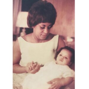 Melissa De Sousa Instagram - #HappyMothersDay to all moms. I know today is difficult for many including my friend @helena_apothaker who very recently lost her mom to the virus. My love to all of you. That is why I am in deep gratitude today that I am able to be here with my mother in quarantine and she is well. Remember to tell  people you love them while they are here. 💐💗🙏🏽 #felizdiadelasmadres 🇵🇦