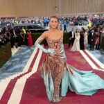 Melissa King Instagram – The time I was at the 2022 Met Gala. 🧐🔍🤣 I promise I smiled.

designer / @thombrowne
stylist / @adamballheim
hair / @danawillcutyou
custom Chinese empress nail guards / @chrishabana 
stacking diamond rings / @denakemp 
finger cuff / @lilianshalom 
earrings / @emigrannis
pendant & earrings / @jenmeyerjewelry