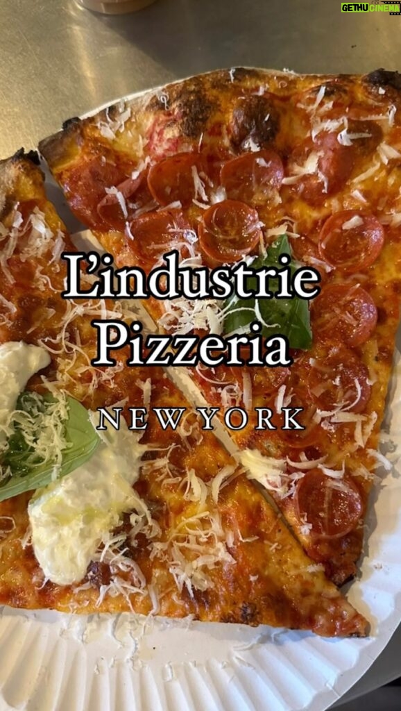 Melissa King Instagram - Chef kisses to @lindustriebk. 🍕💋 Where’s your favorite New York slice?