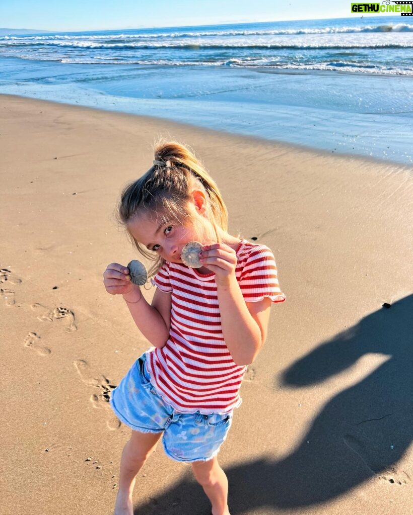 Melissa Ordway Instagram - After school walk to the pier 🎡 enjoying the perfect, sunny weather