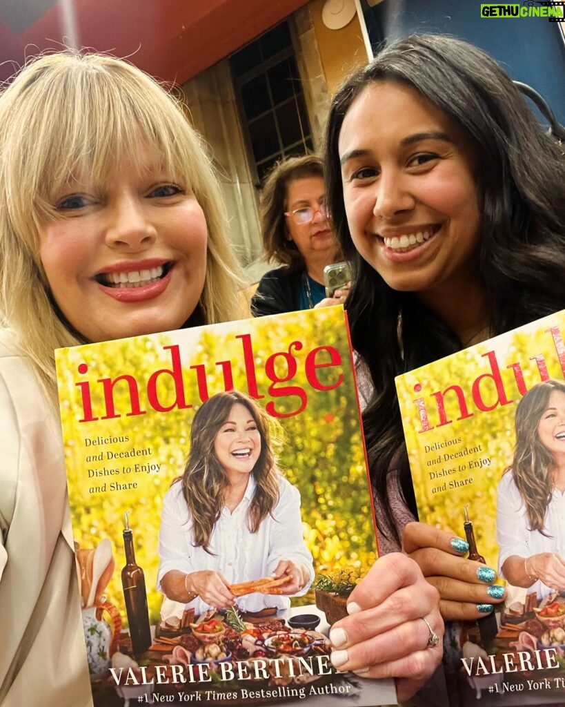 Melissa Peterman Instagram - What a treat to hear Valerie talk about life, food, finding the happy, getting through the ick and why we need to indulge. I can't wait to cook these recipes and read the essays in her new book "Indulge" Val, I love your honesty, your humor, your wisdom and it was a delight to be in a room with so many people who love you too. Thank you Ruby for making it happen. ❤️ YOU! @wolfiesmom @ruby_aviles #indulge #valeriebertinelli #youcanpickleanything @vromansbookstore