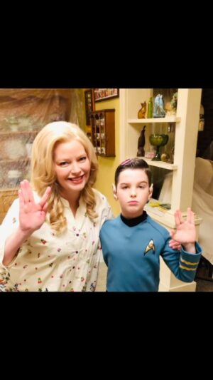 Melissa Peterman Instagram - It's the series finale of Young Sheldon tonight. I hope you will be watching. They did a phenomenal job. I am grateful to have been a part of this incredible show for a multitude of reasons. The writing. I couldn't wait to get the script when I was in an episode, the writing was impeccable. A perfect balance of heart and humor. I loved those moments of vulnerability they wrote for Brenda. This cast. I admire and love the cast so much. To share a scene with these incredible actors was a dream. To get to know them and call them friends even better. This crew. This crew was top notch. Every department took such care with every detail, they made the show and actors look so good every week. I could go on and on but it would all add up to thank you for letting me come and play. Every day I got to be on that set was a lovely one. Congratulations on a spectacular run. @youngsheldoncbs @cbstv @iain @raeganrevord @thisisanniepotts @lanceb.actor @montanajordan  @stevemolaro @mildmanneredsteveholland @emilyosment @rachelbayjones #youngsheldonfinale ❤️ #zoeperry #chucklorre