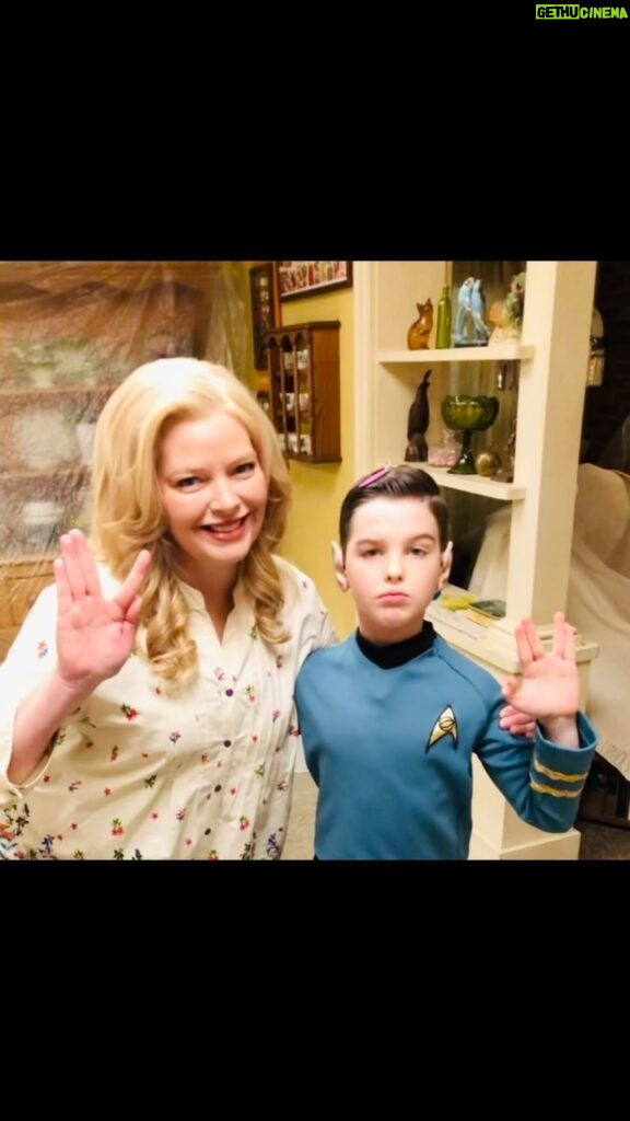 Melissa Peterman Instagram - It's the series finale of Young Sheldon tonight. I hope you will be watching. They did a phenomenal job. I am grateful to have been a part of this incredible show for a multitude of reasons. The writing. I couldn't wait to get the script when I was in an episode, the writing was impeccable. A perfect balance of heart and humor. I loved those moments of vulnerability they wrote for Brenda. This cast. I admire and love the cast so much. To share a scene with these incredible actors was a dream. To get to know them and call them friends even better. This crew. This crew was top notch. Every department took such care with every detail, they made the show and actors look so good every week. I could go on and on but it would all add up to thank you for letting me come and play. Every day I got to be on that set was a lovely one. Congratulations on a spectacular run. @youngsheldoncbs @cbstv @iain @raeganrevord @thisisanniepotts @lanceb.actor @montanajordan @stevemolaro @mildmanneredsteveholland @emilyosment @rachelbayjones #youngsheldonfinale ❤️ #zoeperry #chucklorre